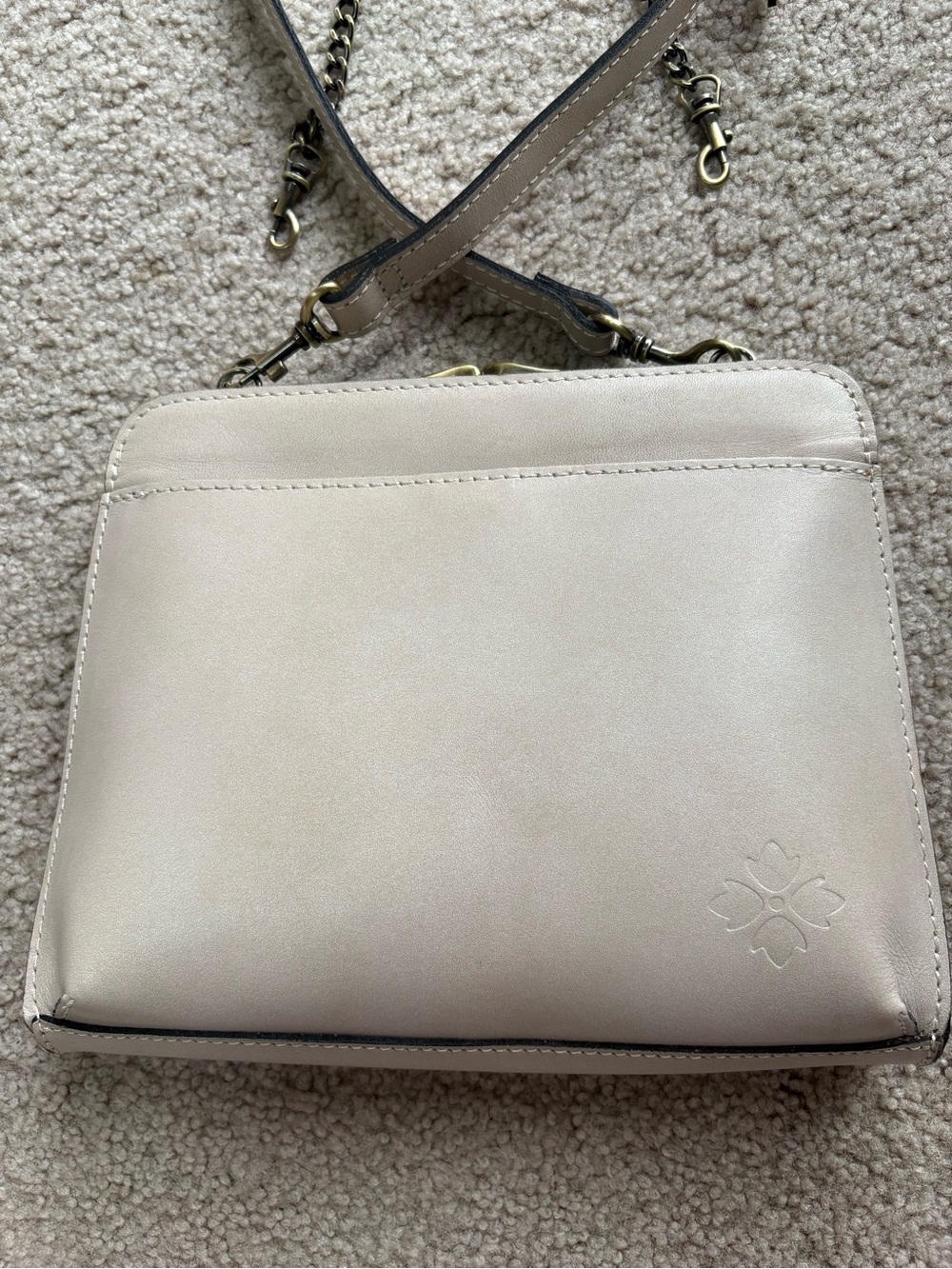 Patricia Nash Cream Embossed Floral Leather Crossbody with Chain Accent - Picture 4 of 9